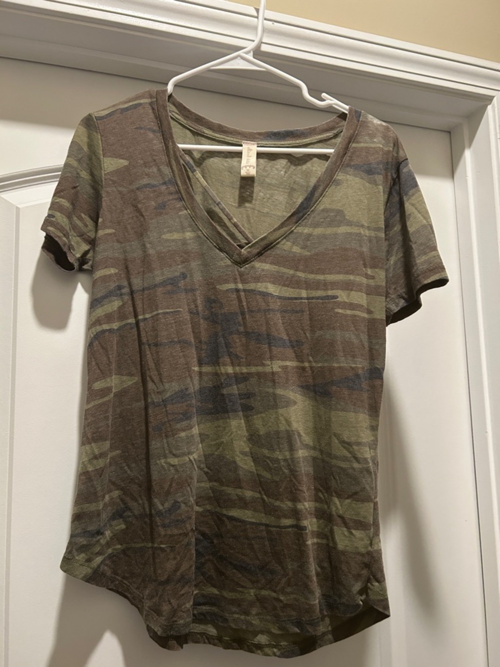 Women's Camo V-Neck Short Sleeve Top - Olive/Brown